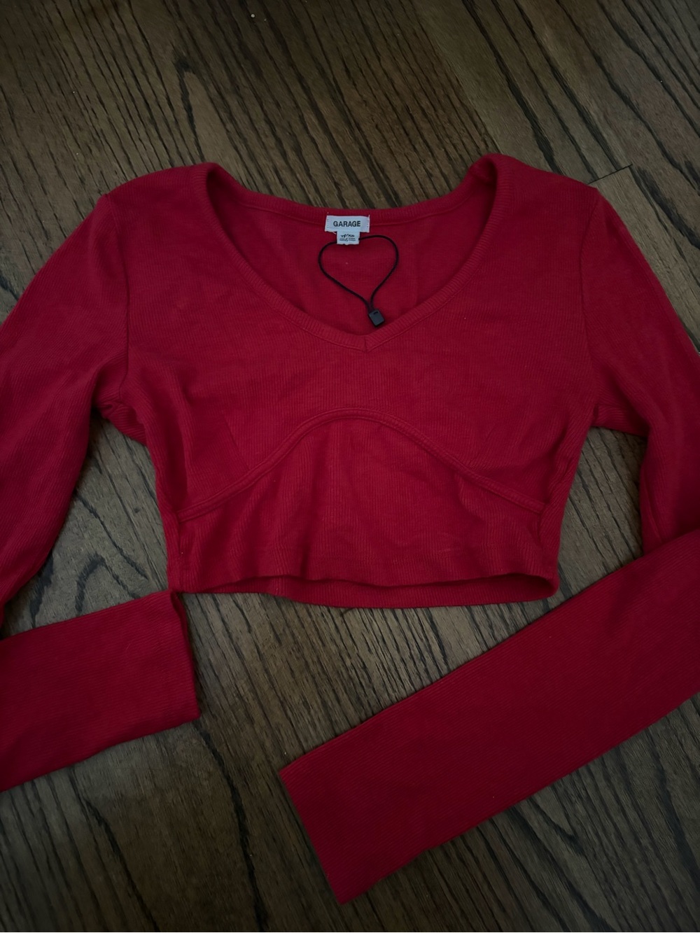Garage Red Ribbed V‑Neck Long Sleeve Crop Top